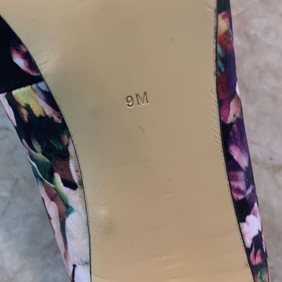GUESS Floral Heels Size 9 - Picture 7 of 7